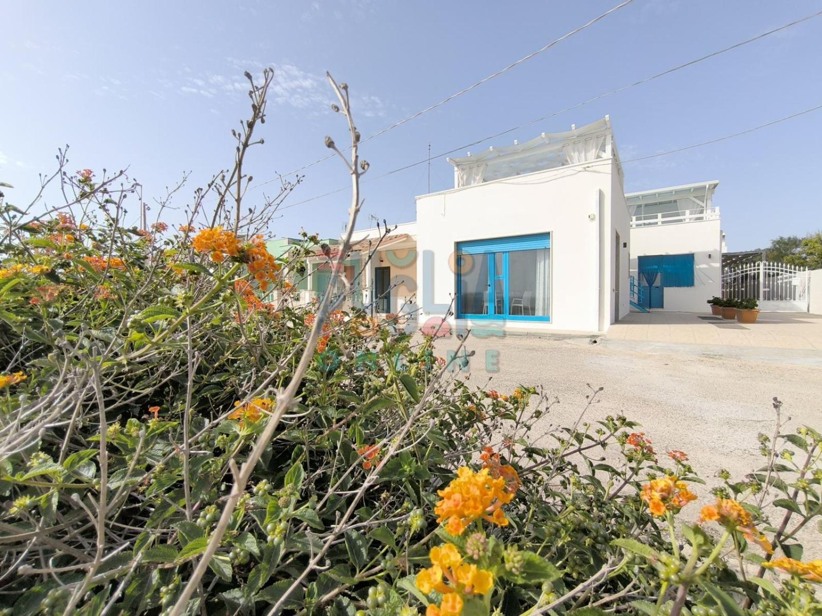 شقة Bilocale Blue House Fronte Mare, A Posto Rosso Capilungo المظهر الخارجي الصورة